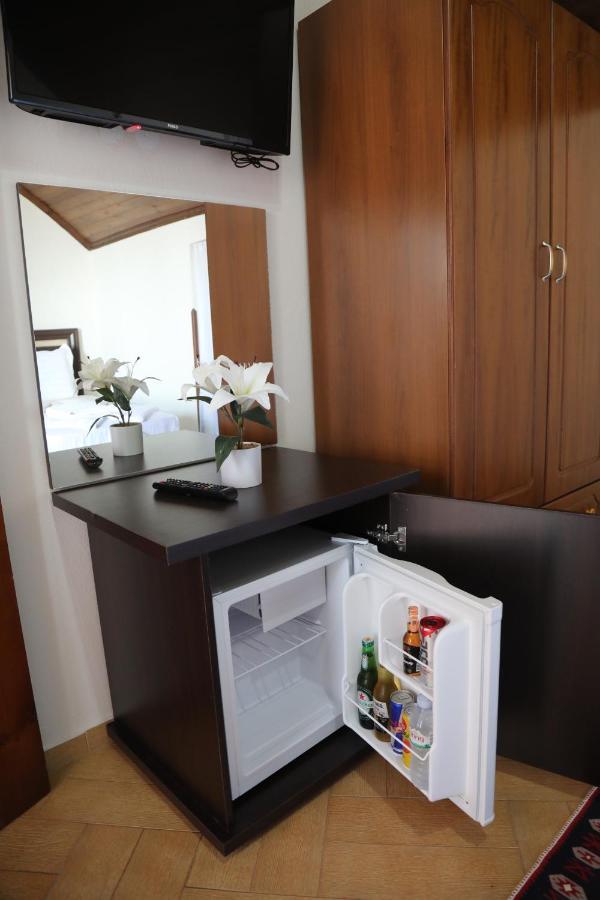 --Hotel Deal-- Rooms With Castle View Kruje Exterior photo