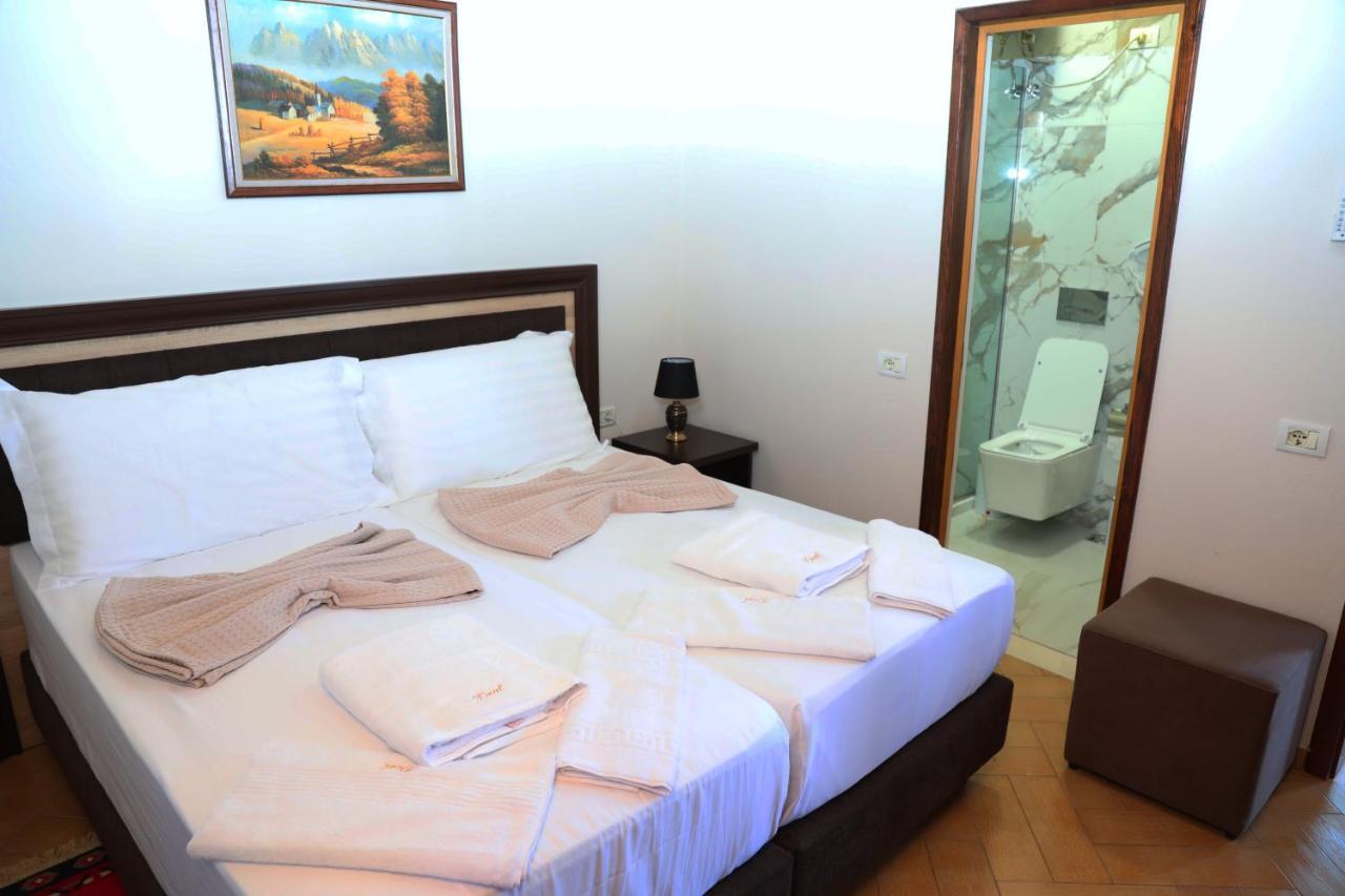 --Hotel Deal-- Rooms With Castle View Kruje Exterior photo