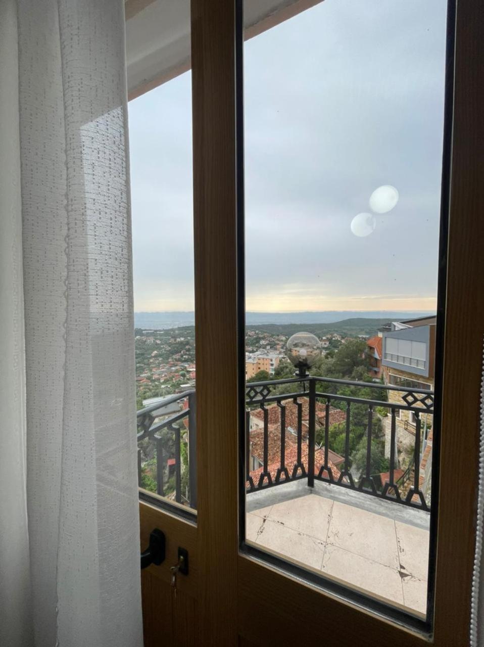 --Hotel Deal-- Rooms With Castle View Kruje Exterior photo