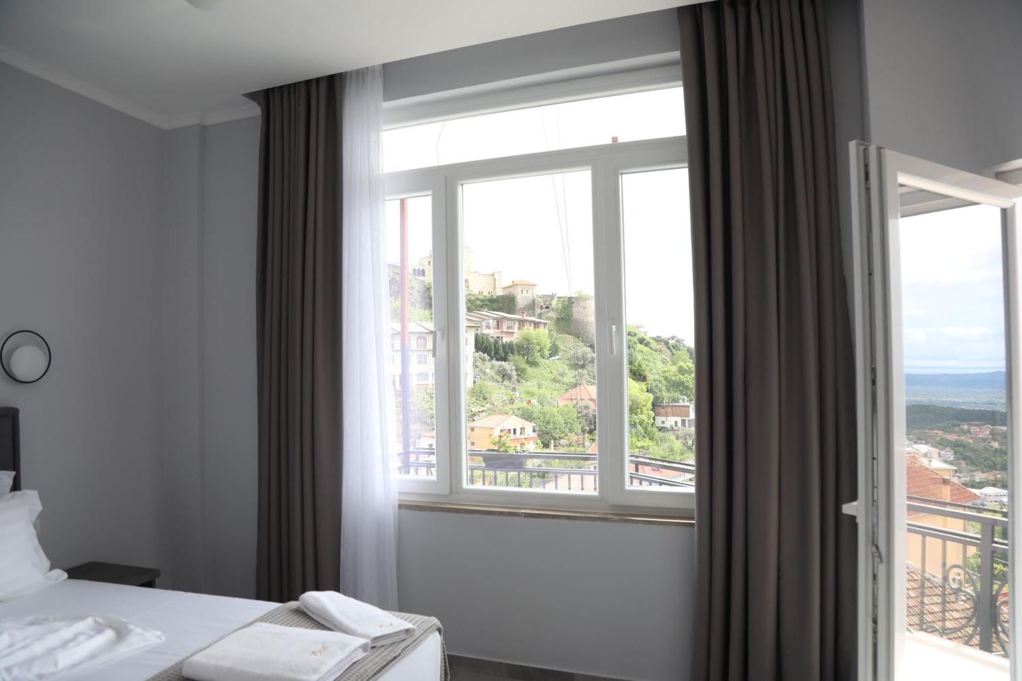 --Hotel Deal-- Rooms With Castle View Kruje Exterior photo