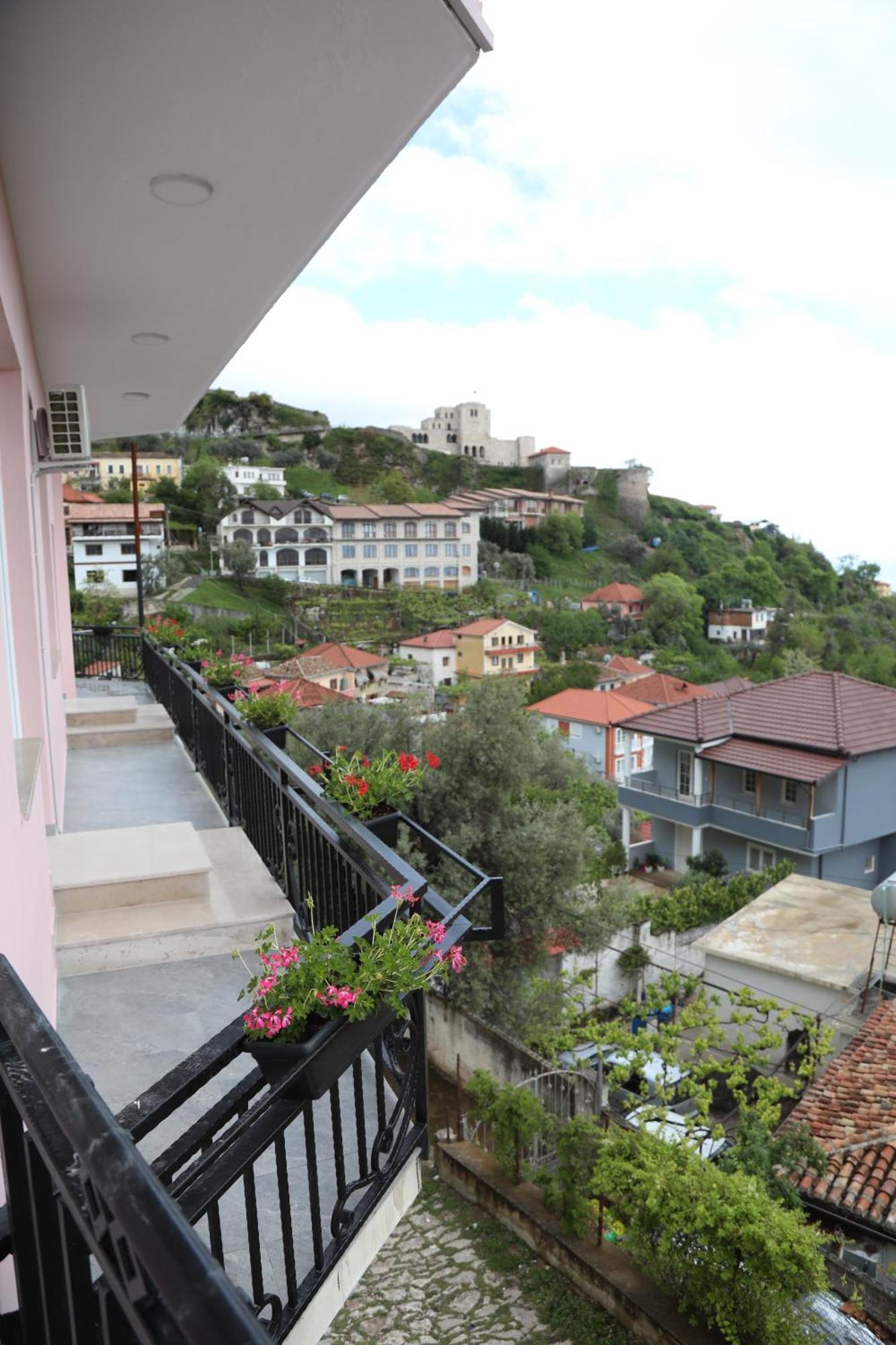 --Hotel Deal-- Rooms With Castle View Kruje Exterior photo