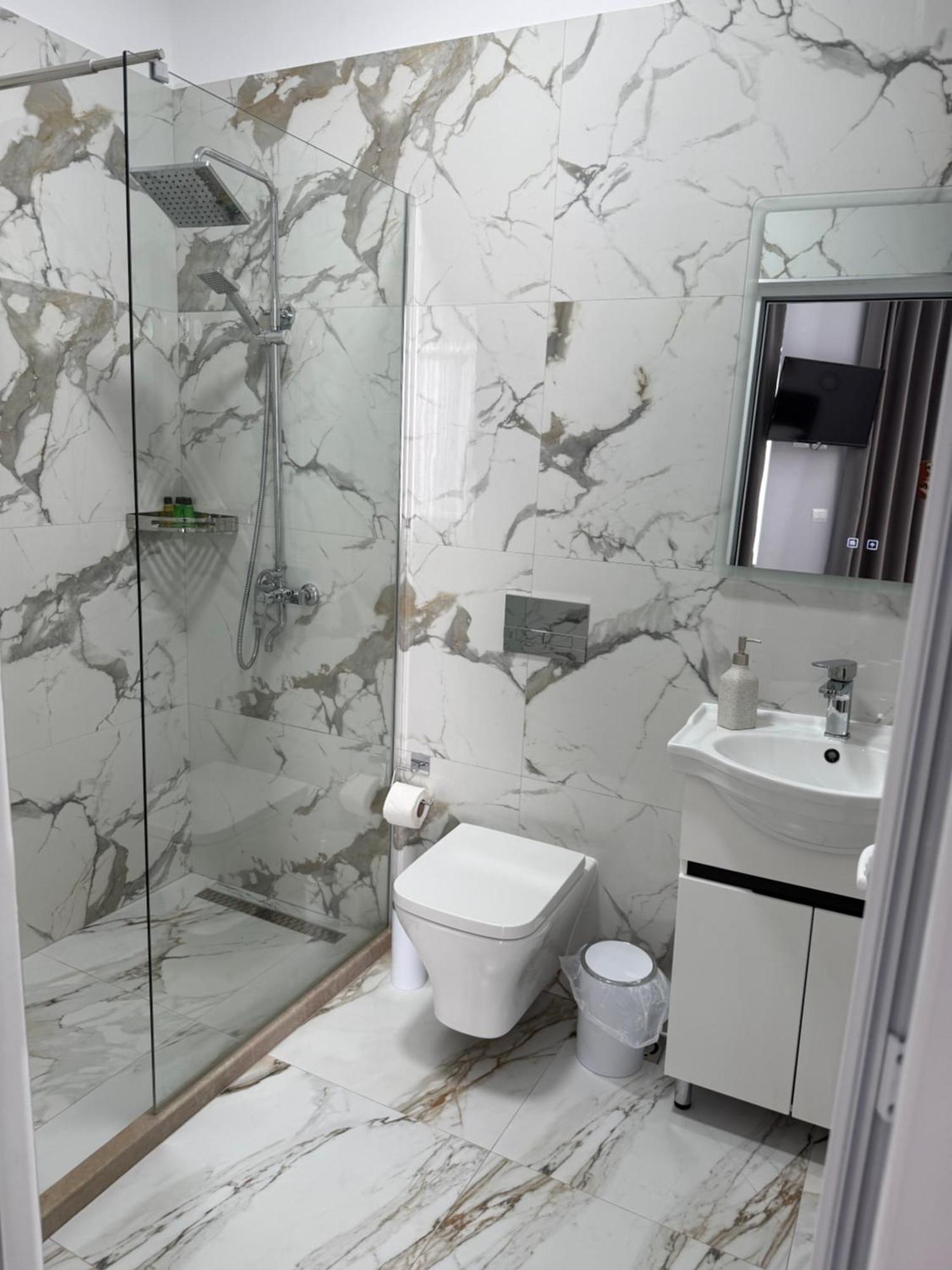 --Hotel Deal-- Rooms With Castle View Kruje Exterior photo