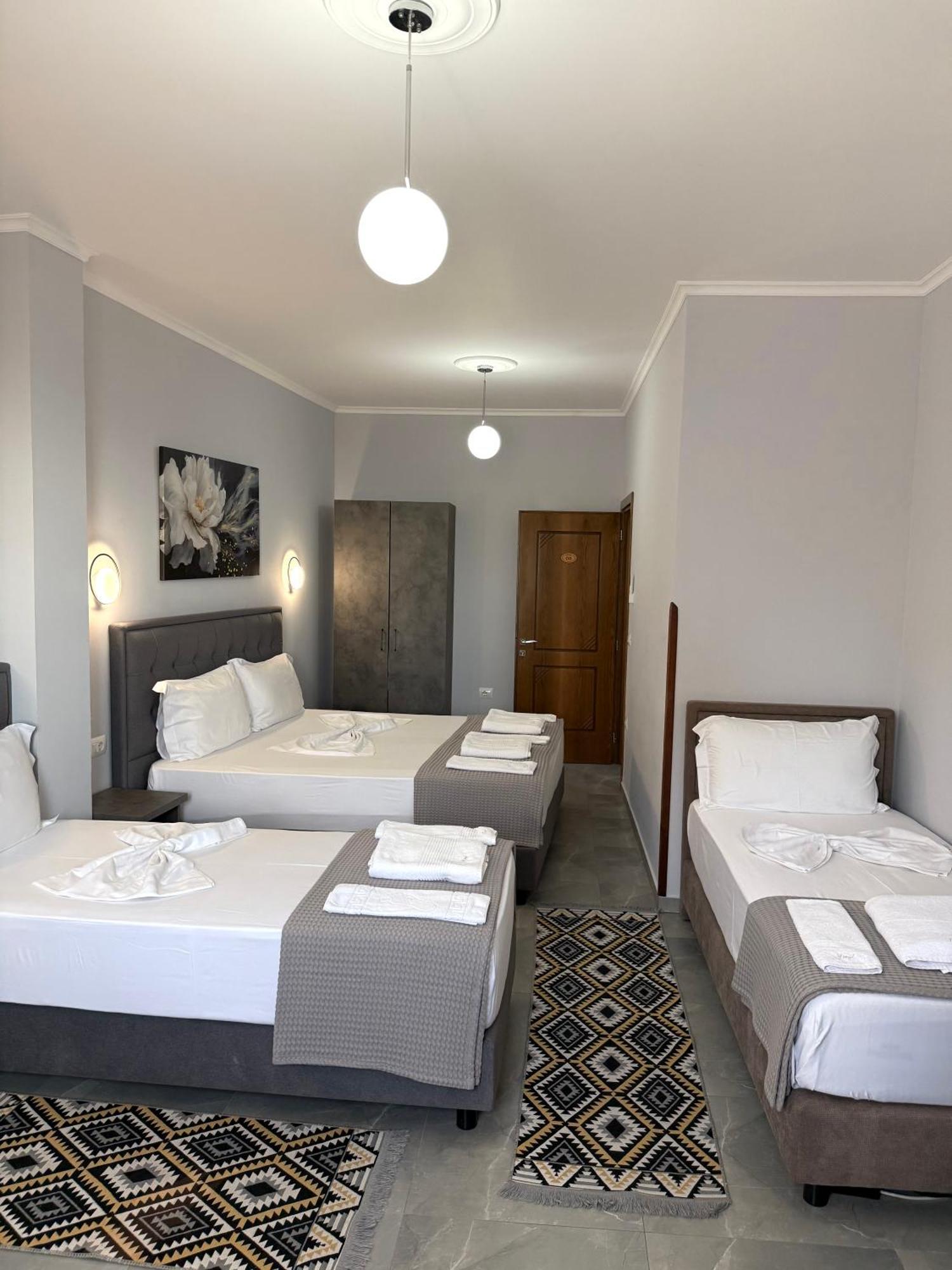 --Hotel Deal-- Rooms With Castle View Kruje Exterior photo