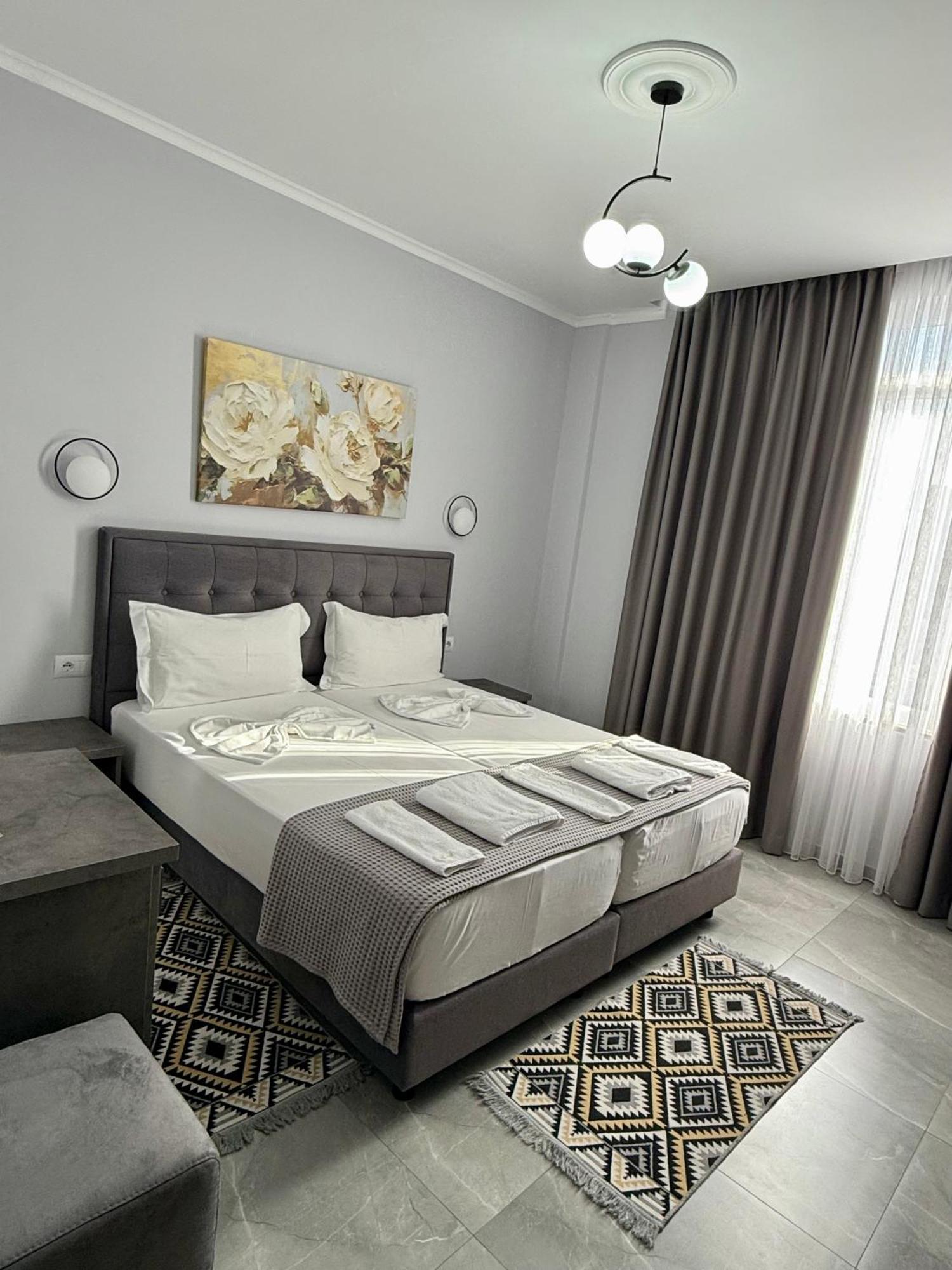 --Hotel Deal-- Rooms With Castle View Kruje Exterior photo